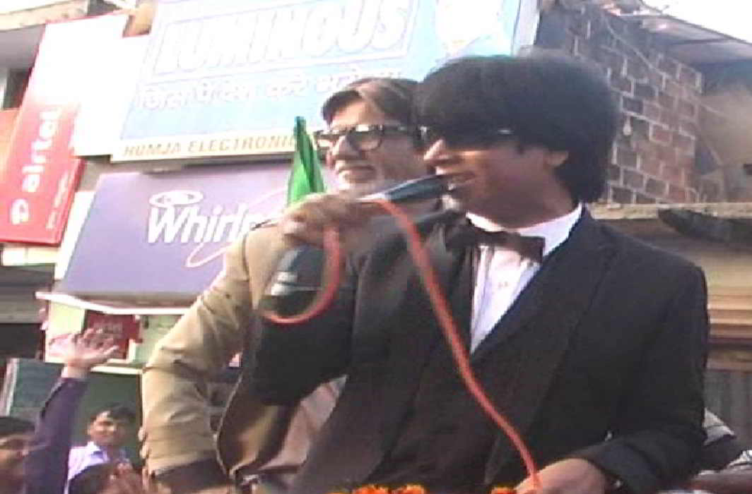 Big B, SRK lookalikes lure voters in BJP campaign