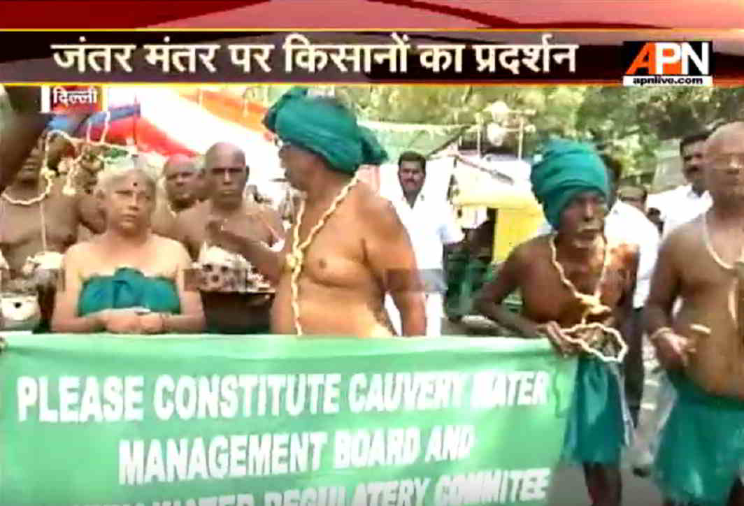 Farmers of Tamil Nadu protests outside Jantar Mantar in Delhi