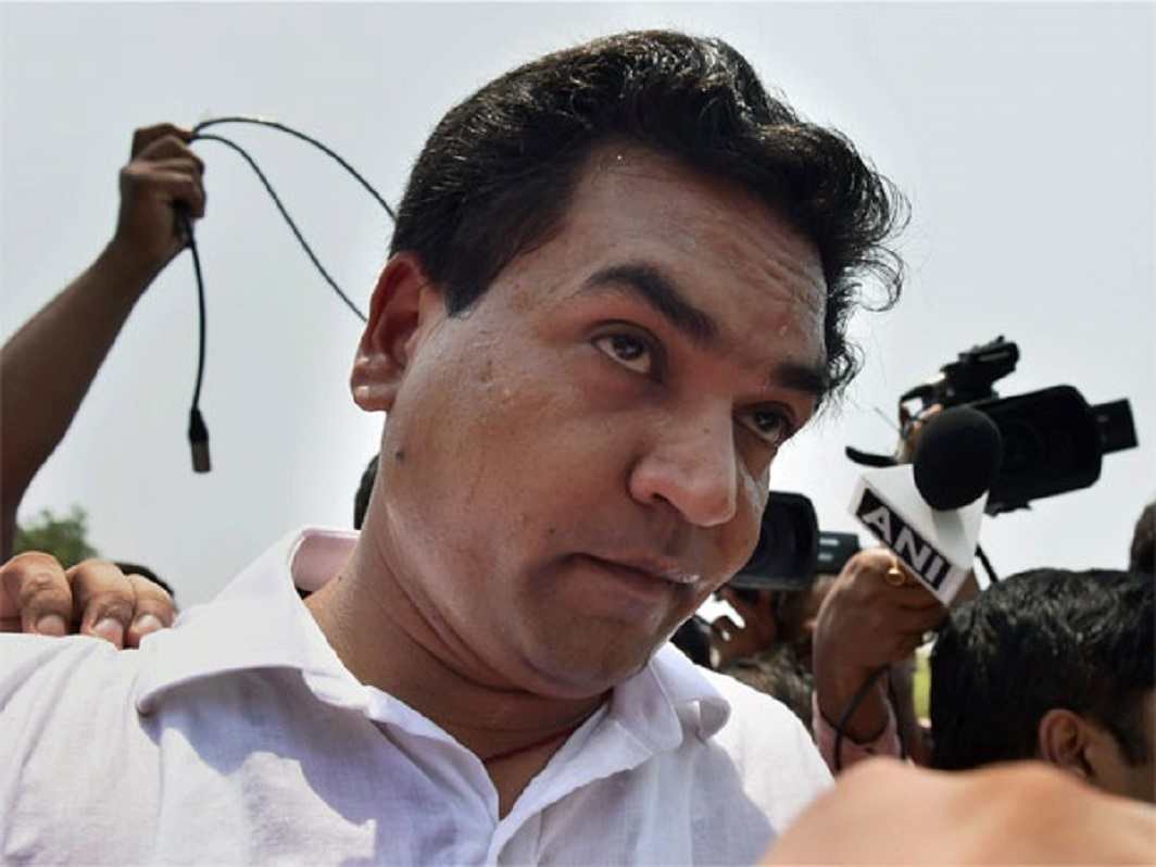 Kapil Mishra slapped by AAP supporter at hunger strike site