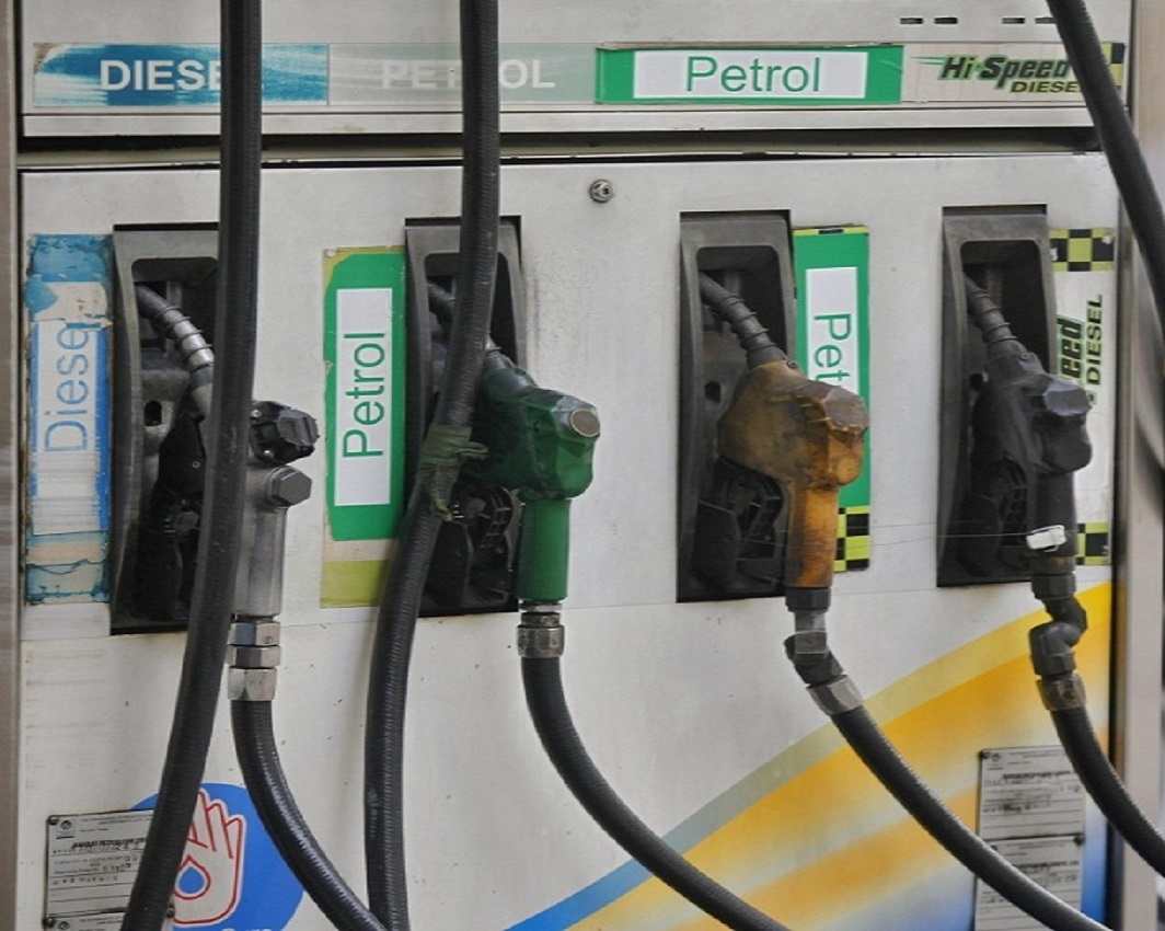 Petrol at Rs 76.91 in Mumbai, costliest in India