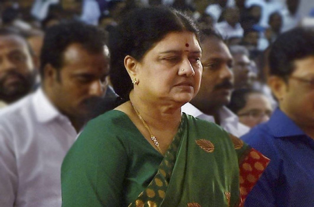 Senior Jail official; Sasikala paid 2 Cr bribe for special treatment