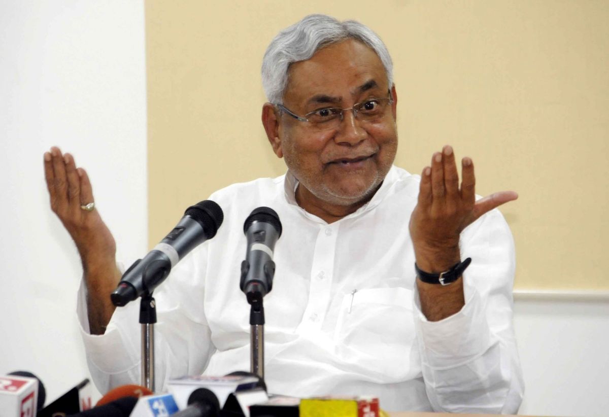 Nitish Kumar-led JD(U) joins NDA, warns Sharad Yadav of action if he joins RJD rally