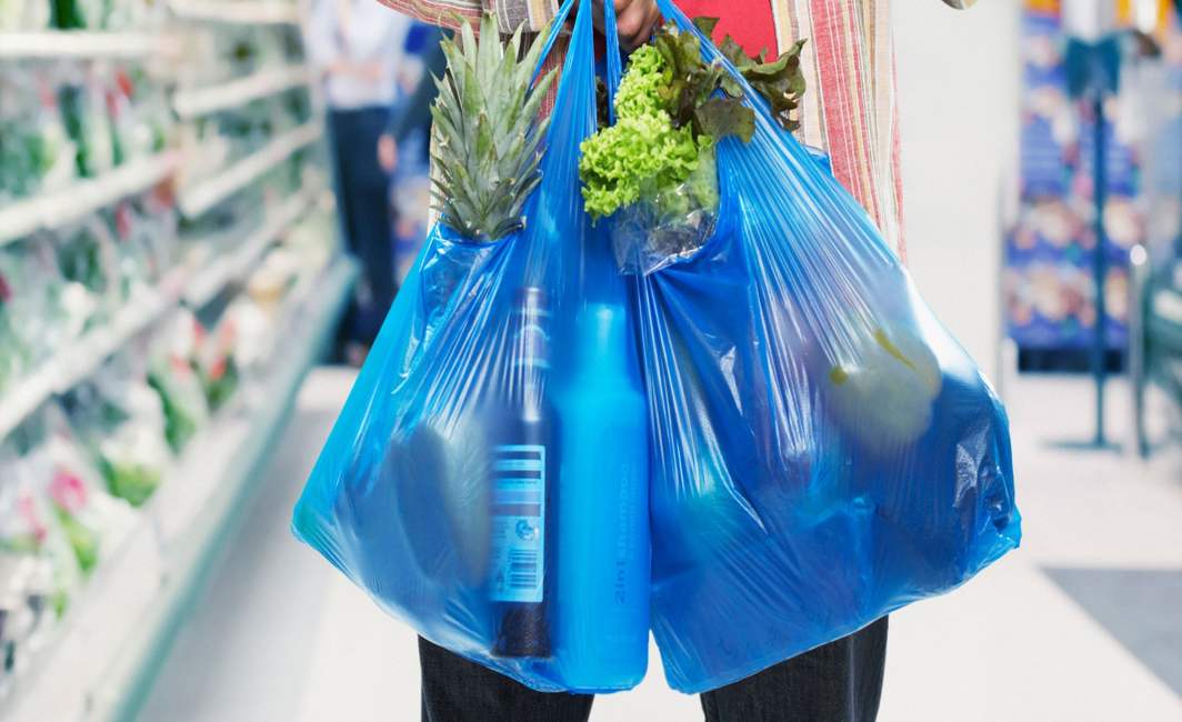 NGT bans polythene bags in Delhi, ₹5000 fine for possessing banned plastic