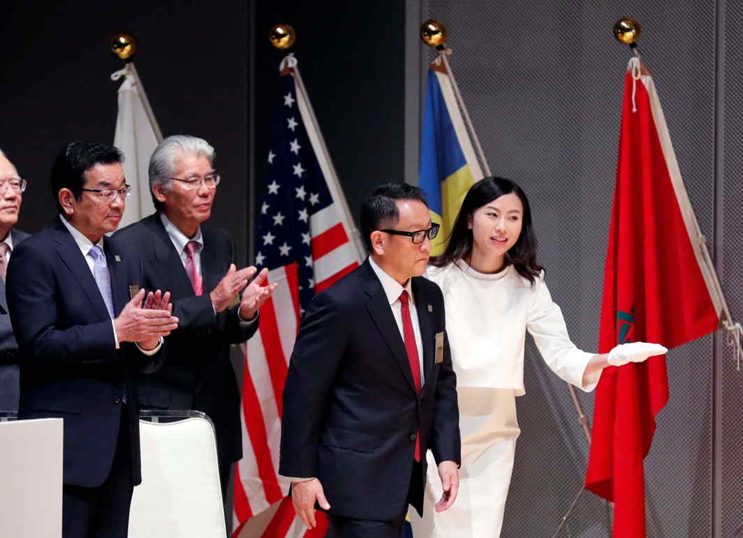 WELCOME TO THE SHOW: Toyota Motor president Akio Toyoda (R) and Honda Motor Chief Executive Officer Takahiro Hachigo (L) attend the opening ceremony of the 45th Tokyo Motor Show in Tokyo, Japan, Reuters/UNI