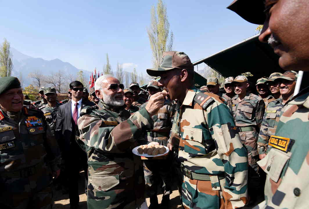 Modi celebrate diwali with soldier