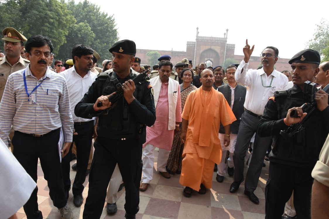 Yogi at Taj Mahal