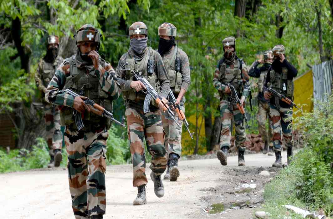 Indian Army crosses LoC in PoK, kills three Pakistani soldiers