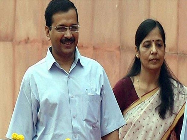 Arvind Kejriwal with wife Sunita Kejriwal