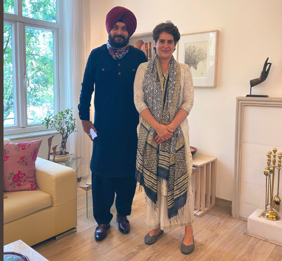 avjot Singh Sidhu meets Priyanka Gandhi