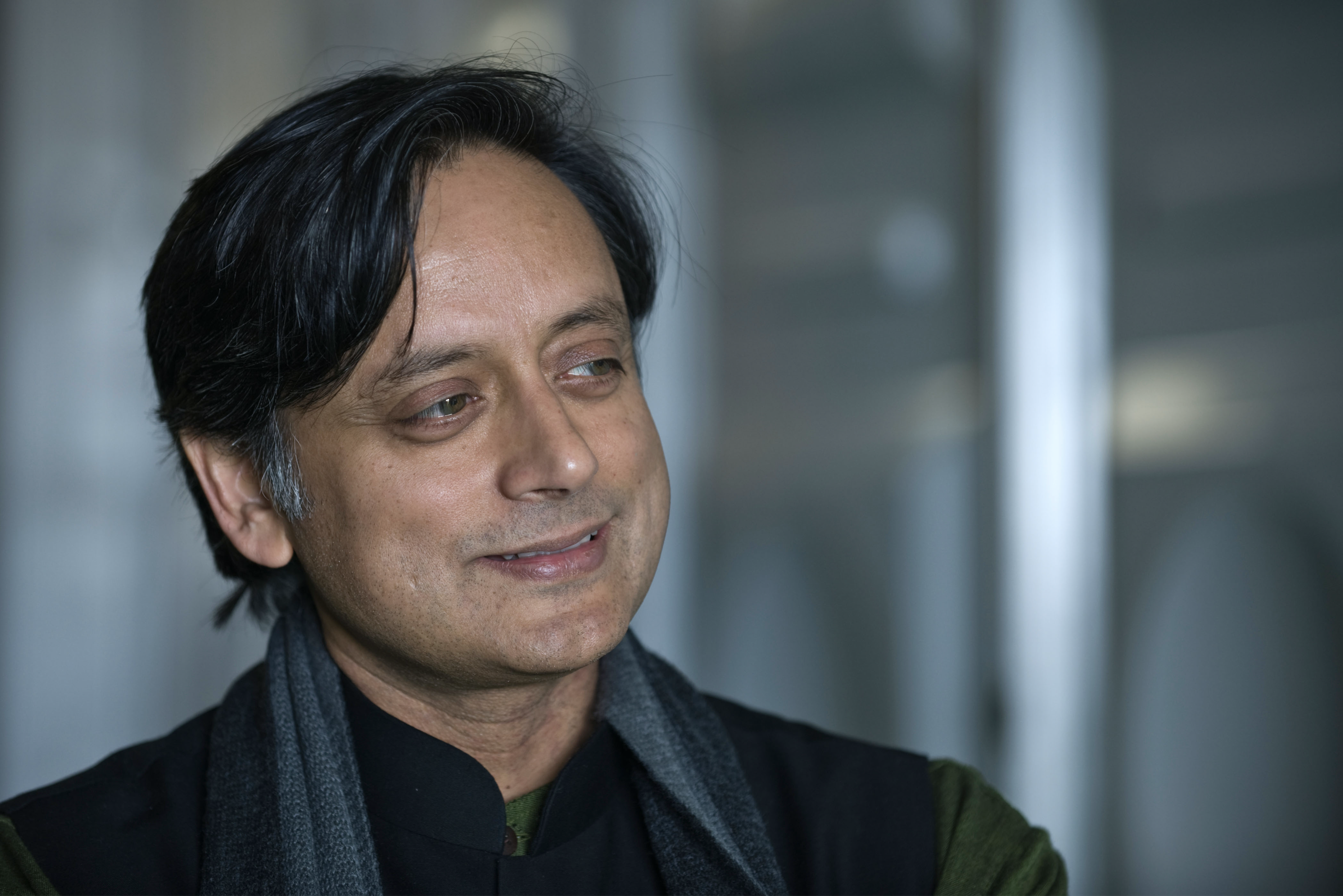 shashi tharoor