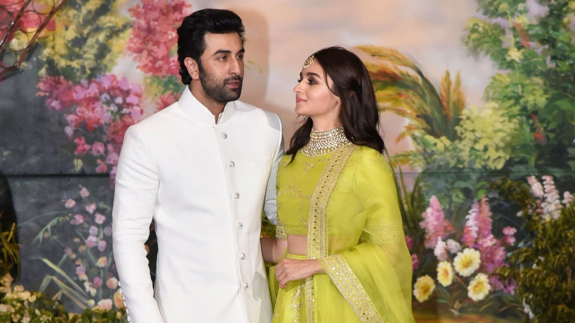 It's official! Ranbir Kapoor, Alia Bhatt to tie the knot on April 17