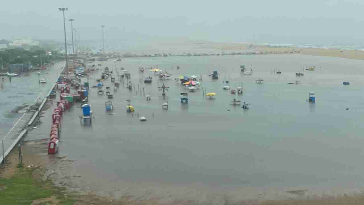 Chennai receives heaviest rain since 2015, roads waterlogged; see videos