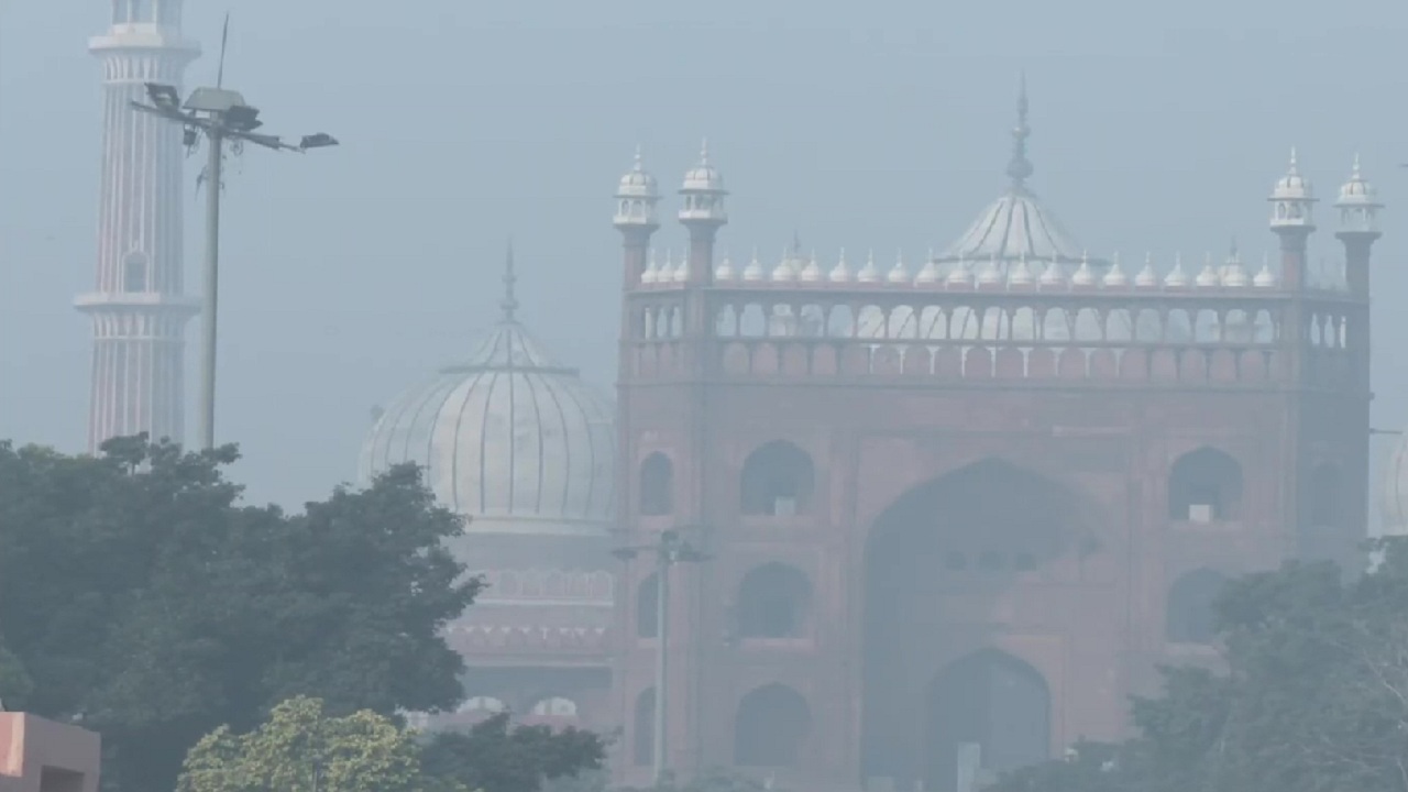 Delhi AQI remains very poor