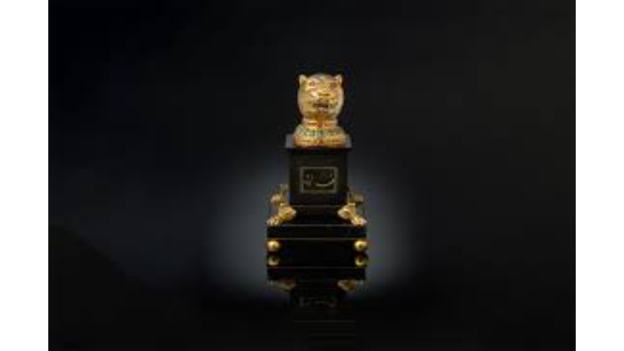 Sultan's throne finial