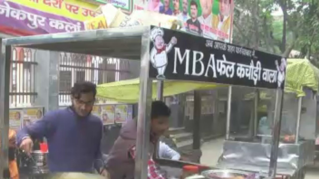 MBA Fail Kachori Wala: What is the story behind viral man? Watch video