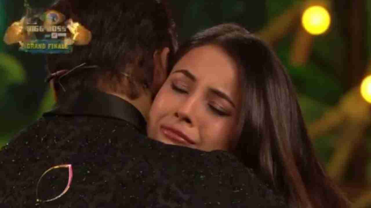 Bigg Boss 15 Grand Finale: Shehnaaz Gill gets teary-eyed as she meets Salman Khan on stage | WATCH