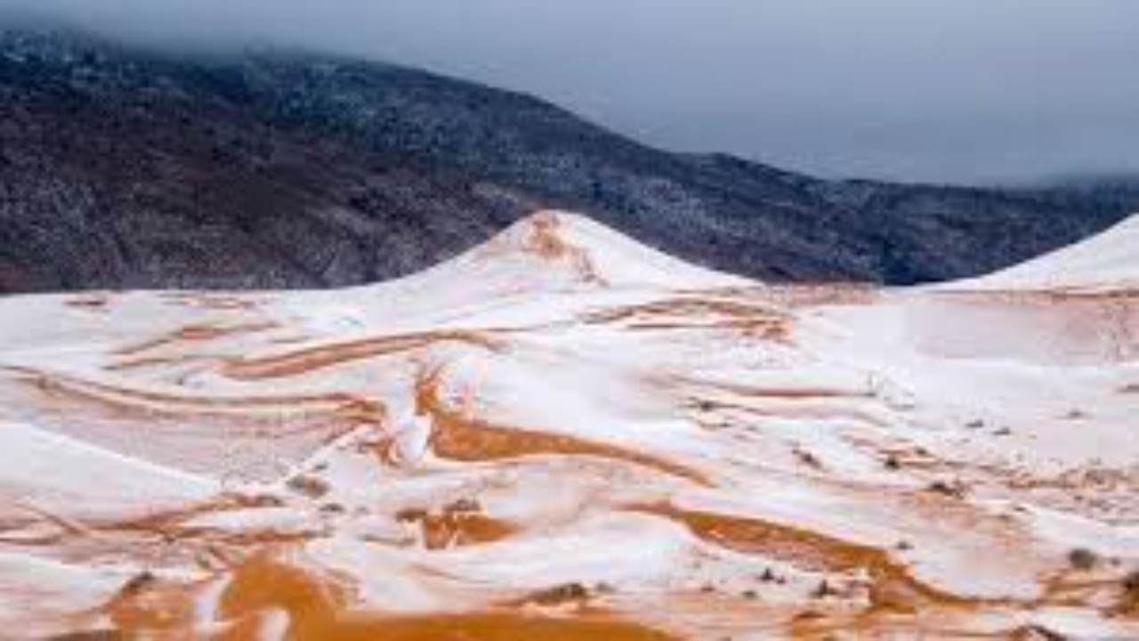 snowfall in sahara desert