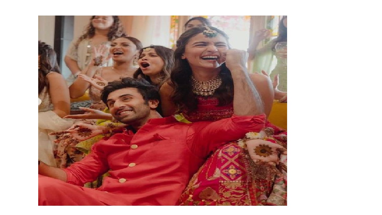 Ranbir Alia mehendi pictures