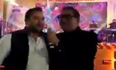 Viral: Tejashwi Yadav sings Badi Mushkil Hai song with Abhijeet Bhattacharya | WATCH