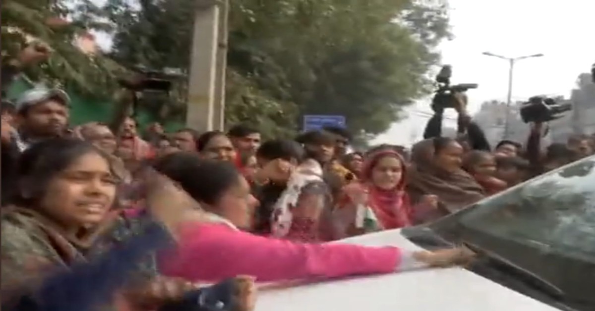 Kanjhawala accident: Citizens stage protest outside Sultanpuri Police station, vandalise car that dragged the woman for 4 km | WATCH