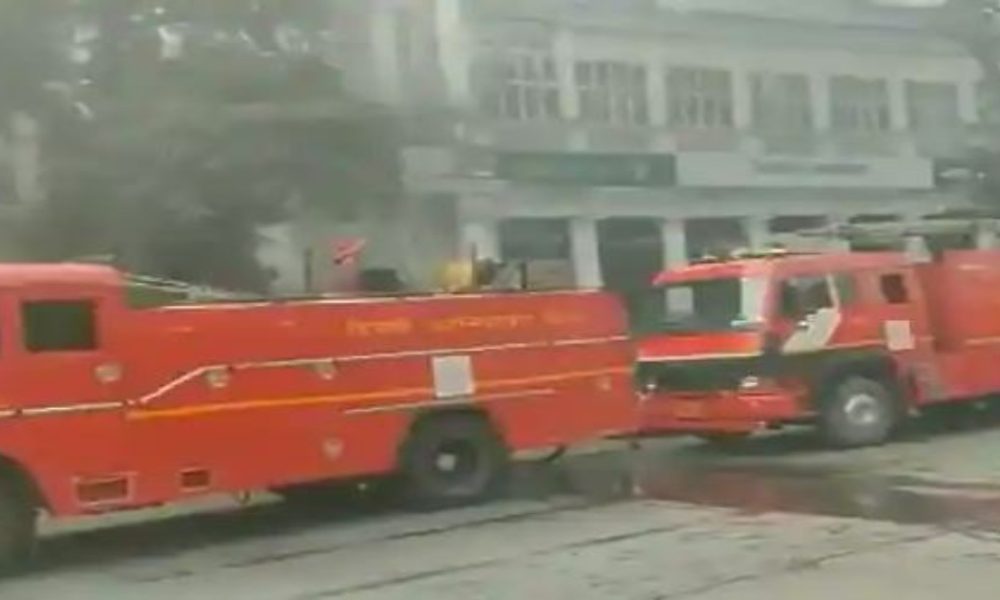 Delhi: Fire breaks out at a hotel in Connaught Place, 6 fire tenders rush to spot | WATCH