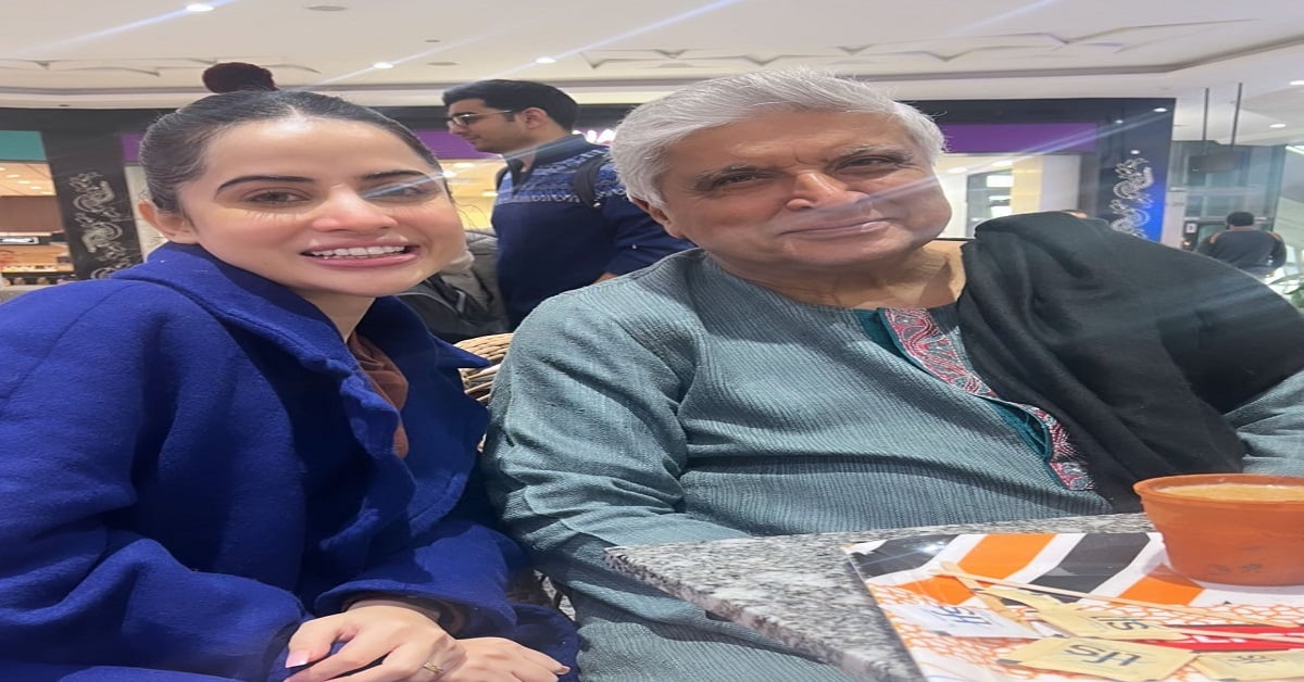 Finally met my grandfather today, says Uorfi Javed upon meeting Javed Akhtar, shares photo