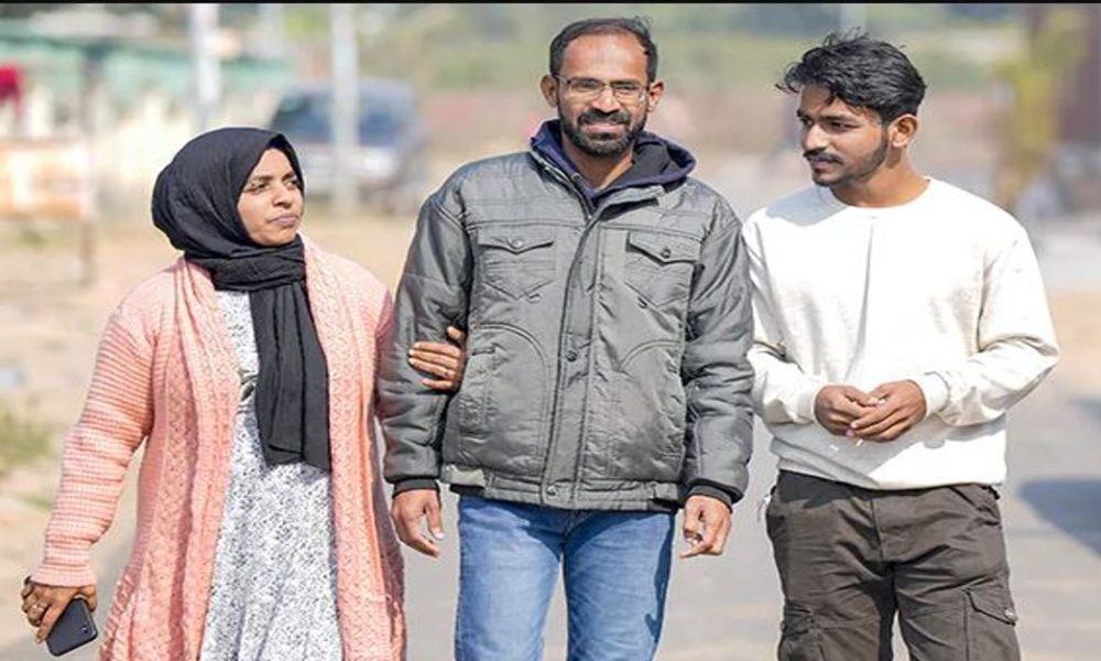 journalist Siddique Kappan with his family