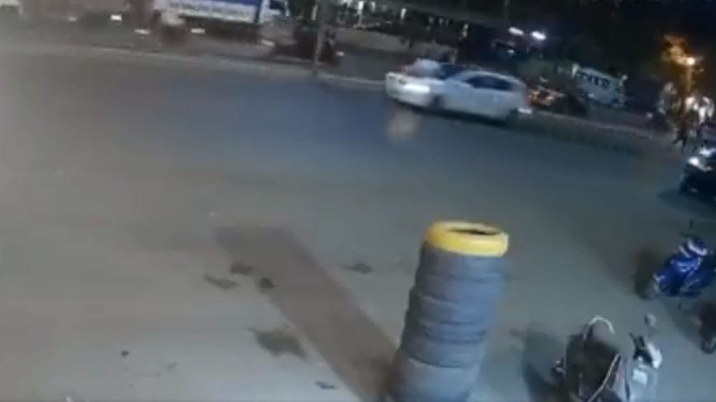 Teenage driver drags traffic cop