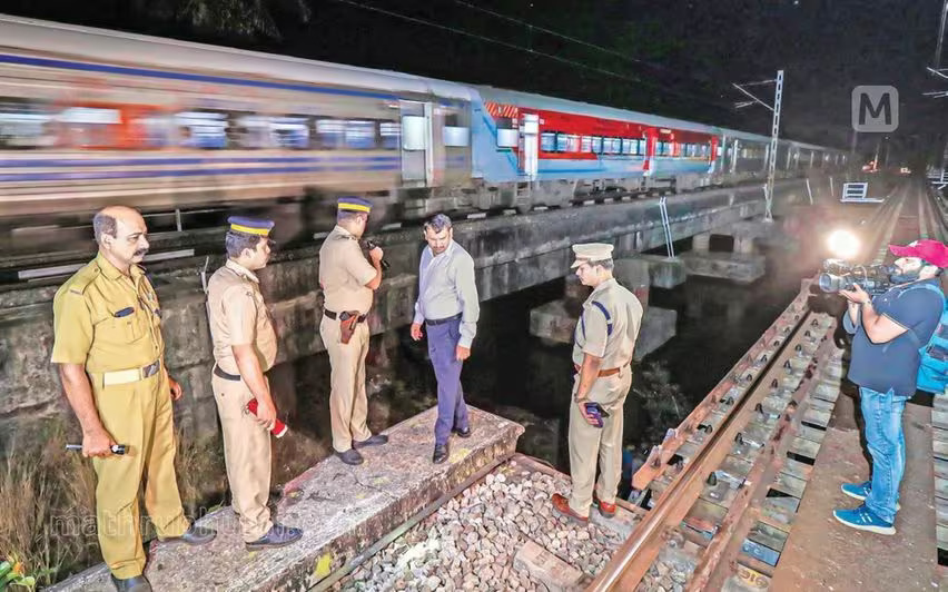 kerala-train-fire