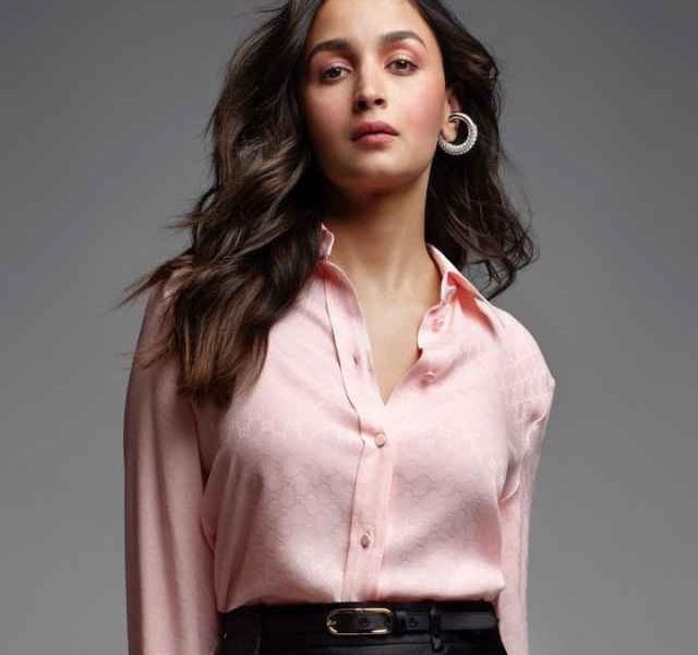 aliaabhatt_345818480_995757611449637_4700243264833717416_n (1)