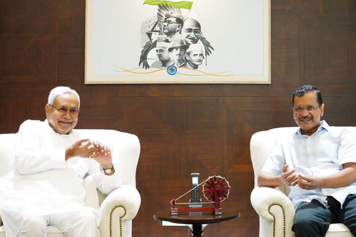 Nitish Kumar meets Arvind Kejriwal in Delhi to extend support in his fight against Centre moved ordinance overturning Supreme Court judgement