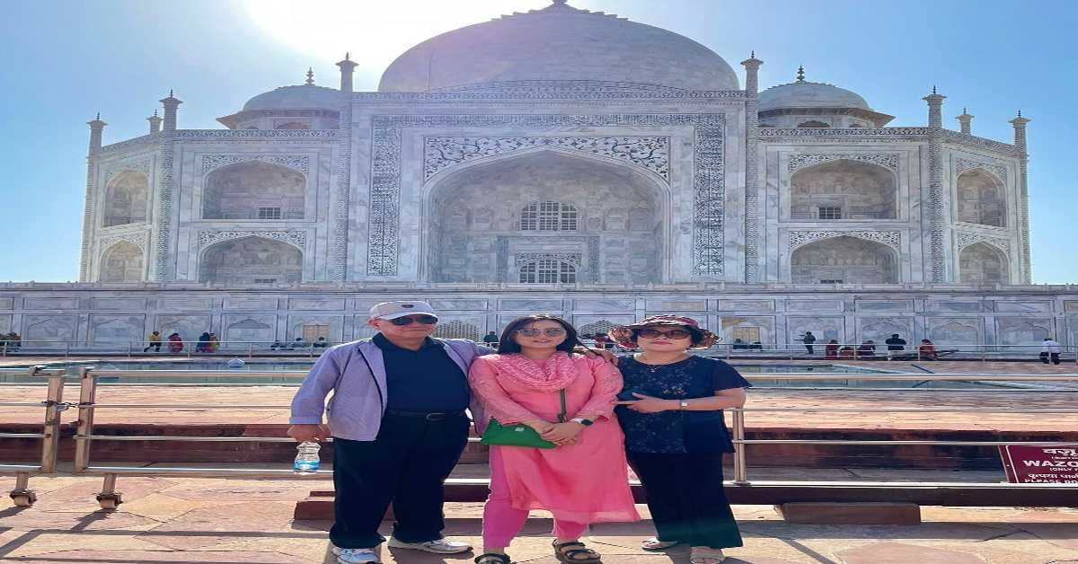 Korean influencer Taj Mahal visit