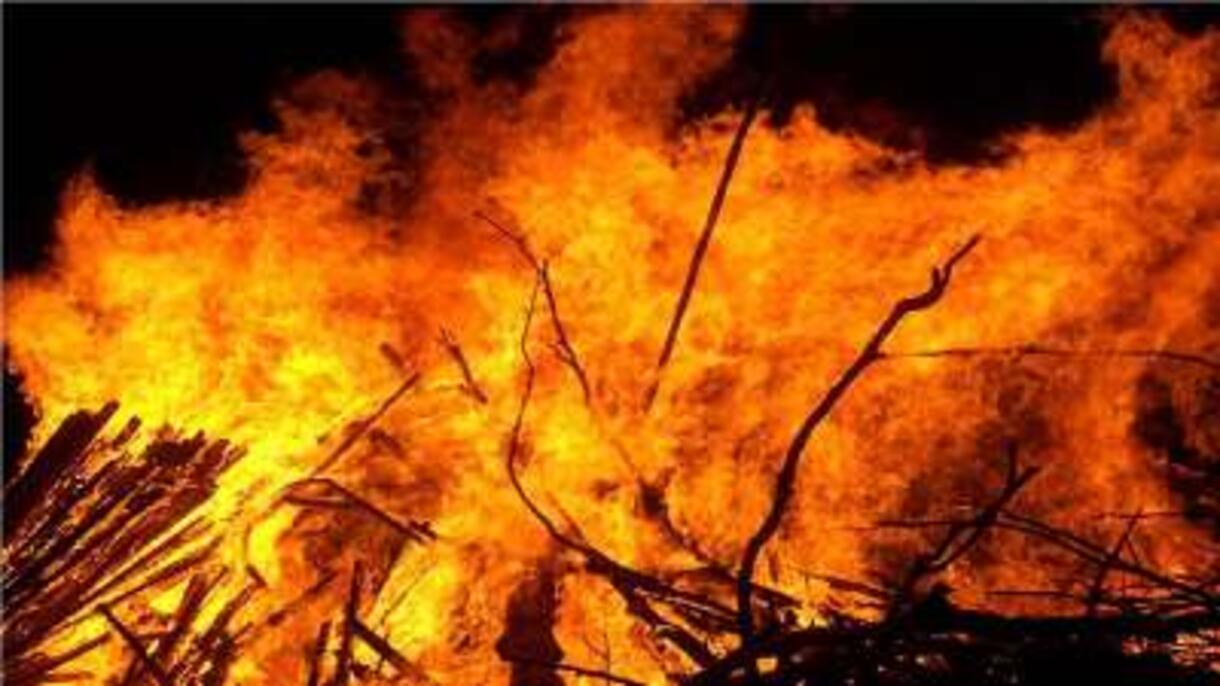 Uttar Pradesh's hut catches fire