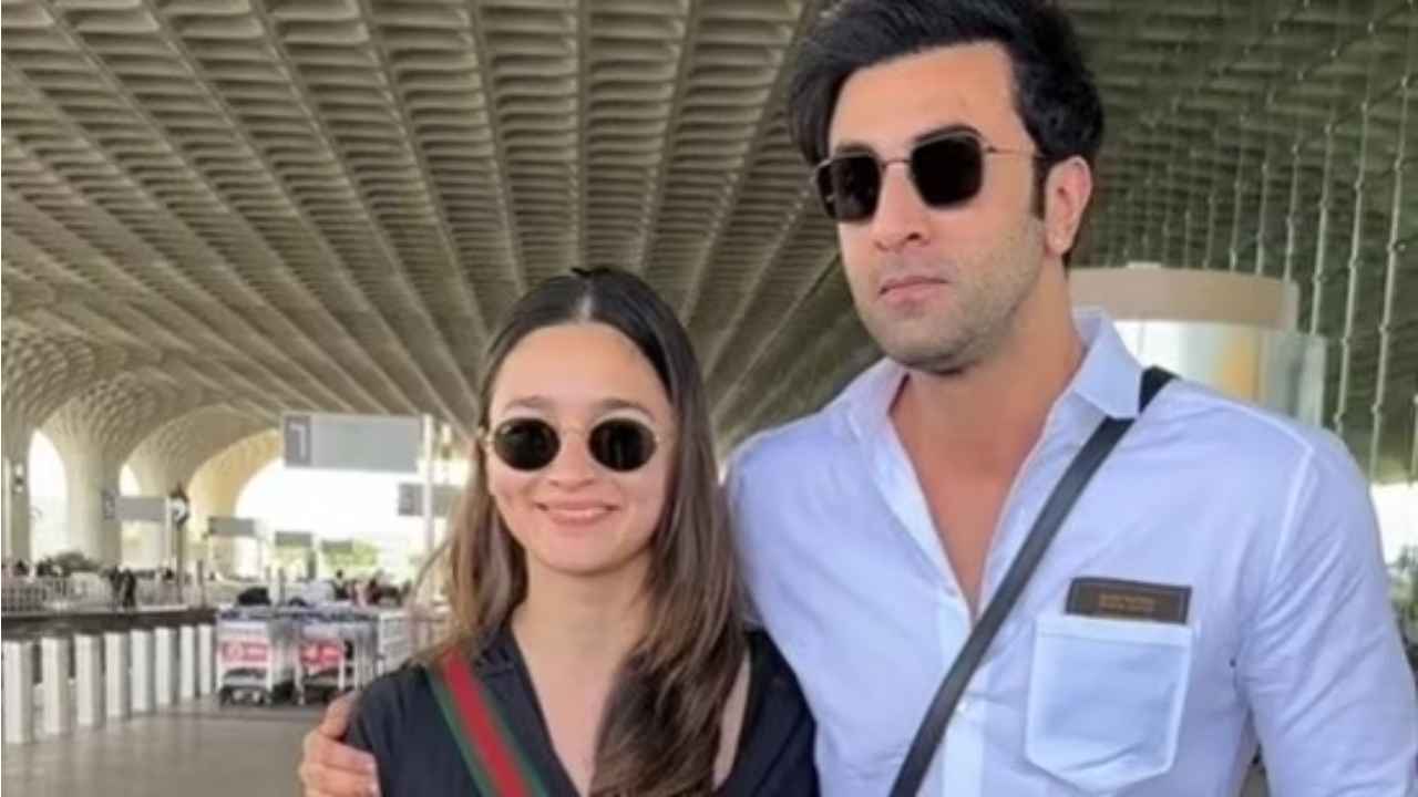 Ranbir and Alia spotted together at airport; the couple is going to Dubai for vacation