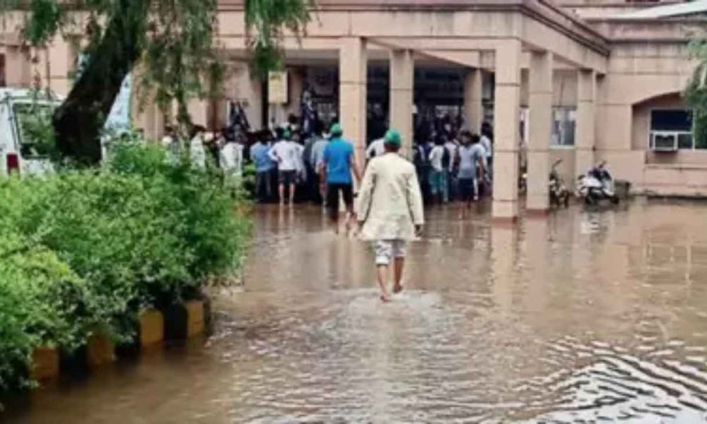 Monsoon showers clean up Noida’s polluted air but roads, societies and localties are flooded due to lack of preparation