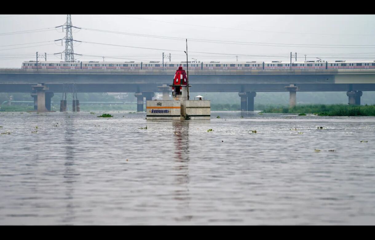 Flood warning in Delhi