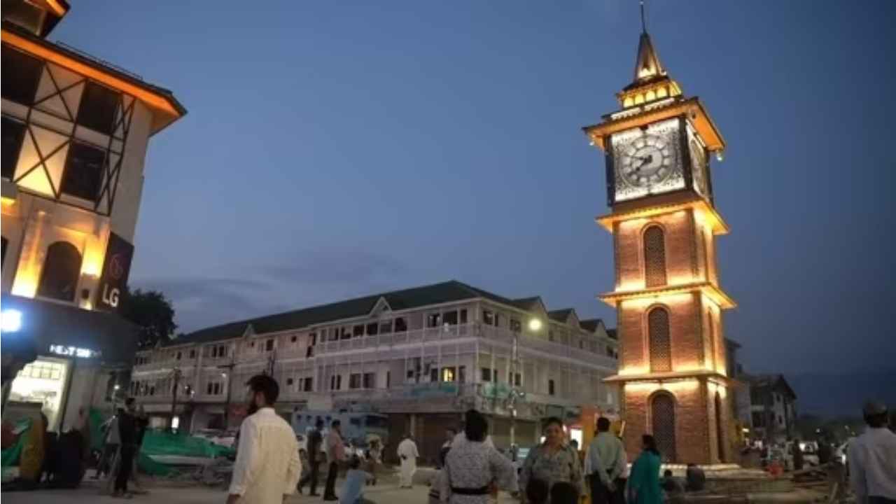 Hardeep Singh Puri shares video of Srinagar’s iconic clock tower