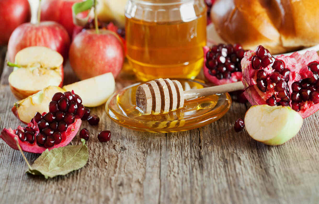 Rosh Hashanah 2023: Traditional food items that you can relish during Jewish new year celebrations