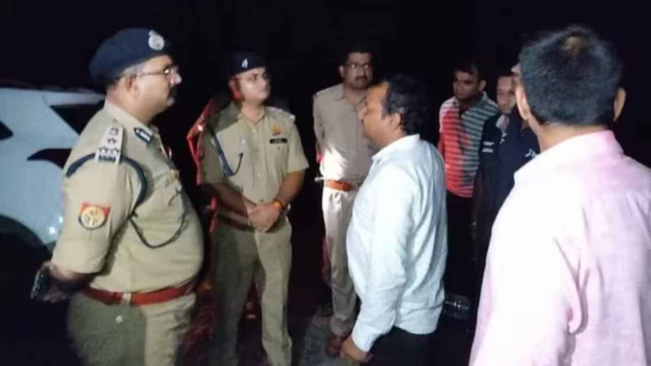 Uttar Pradesh: Agra businessman found dead with throat slit inside car