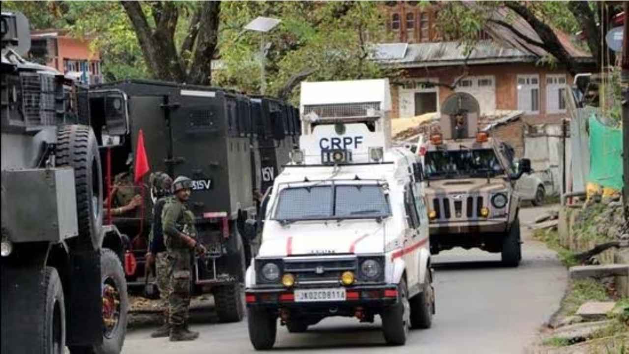 Kashmir: Army personnel encircle two Lashkar Militants in Anantnag