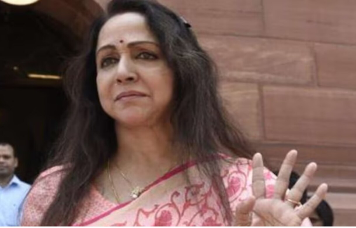 Passengers misbehaves with Hema Malini on Qatar Airways flight, no action taken yet