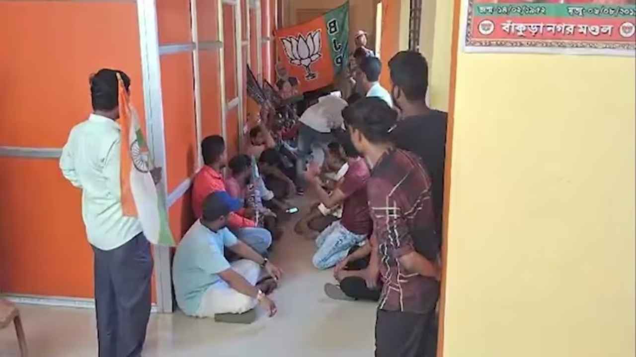 West Bengal: Union Minister Subhas Sarkar locked up by BJP workers at party office in Bankura