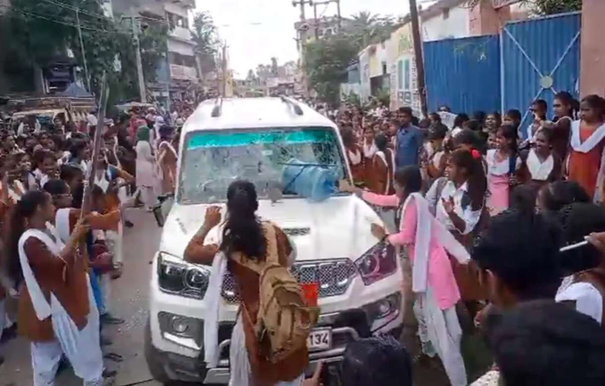 Watch: Bihar government school students vandalise Education officer's vehicle to protest against lack of facilities