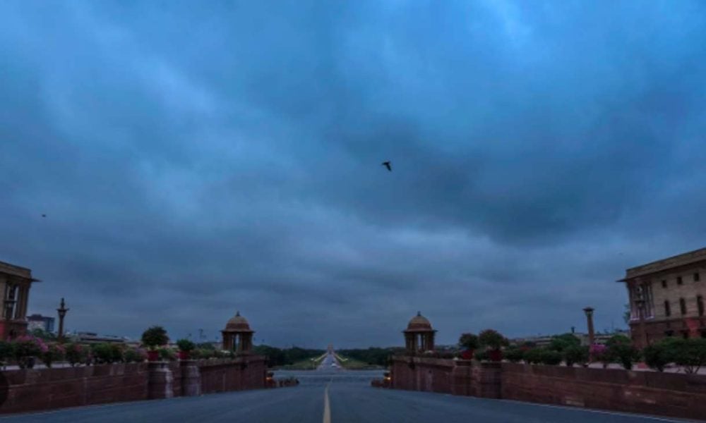 Delhi: Heavy rainfall brings down temperature, air quality improves