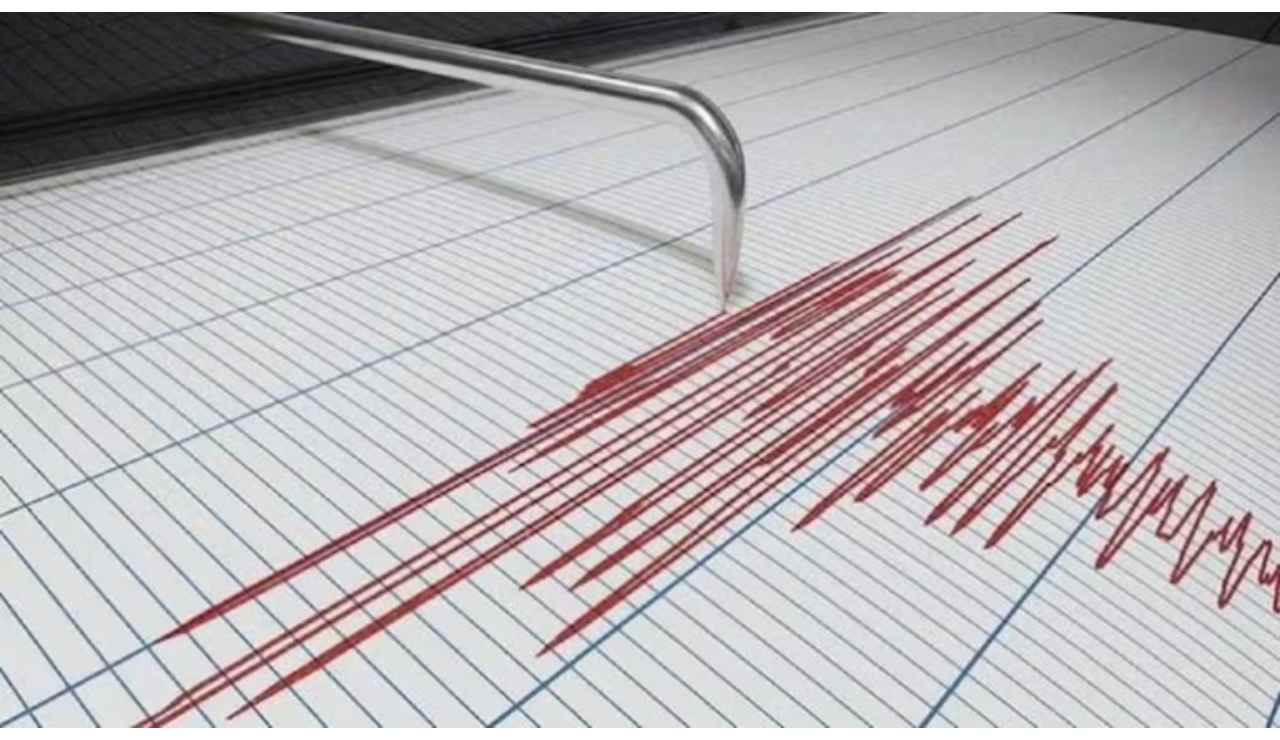 Earthquake of 4 magnitude on Richter scale shakes up Delhi-NCR