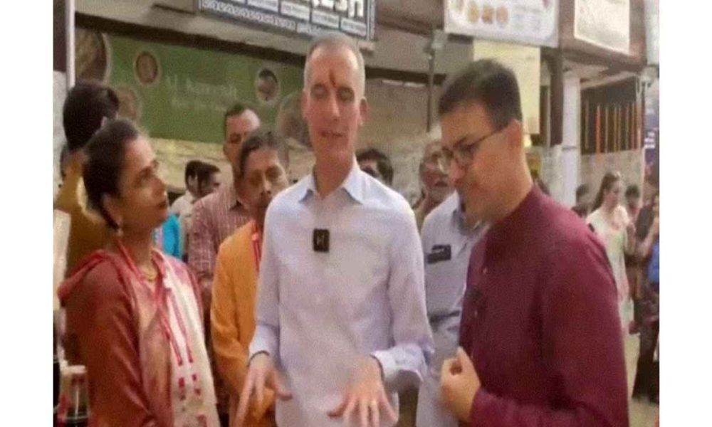 Watch: US Ambassador Eric Garcetti celebrates Durga Puja in Delhi’s CR Park, video goes viral