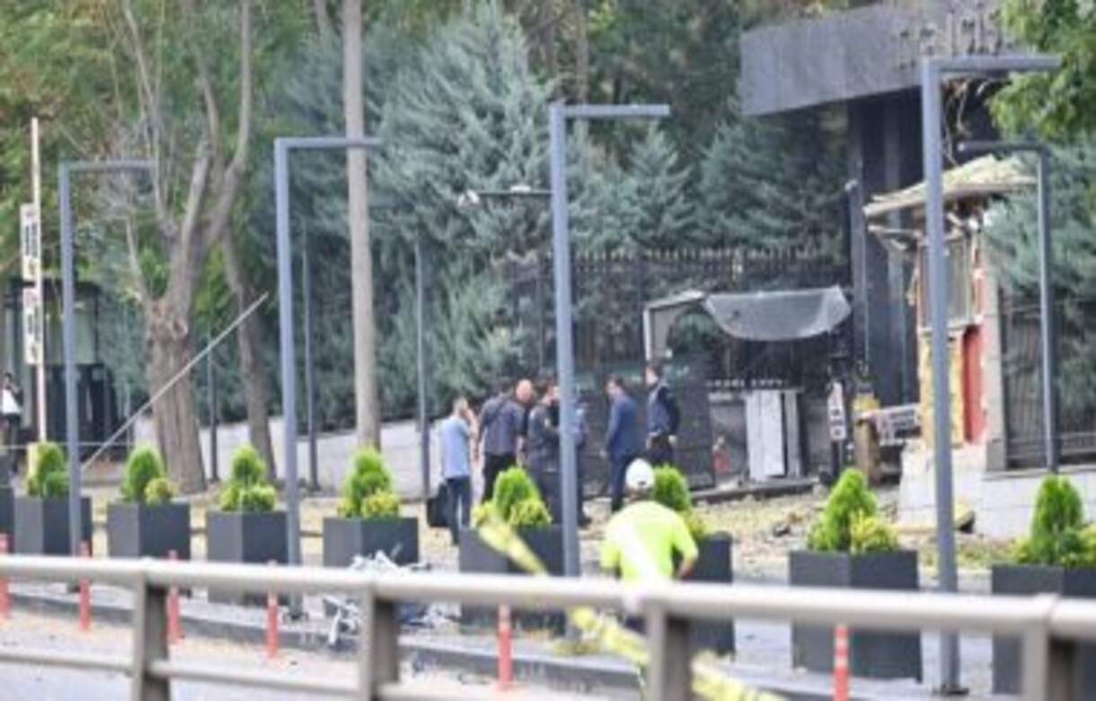 Suicide bombing near Turkey Parliament building in Ankara, 2 cops injured