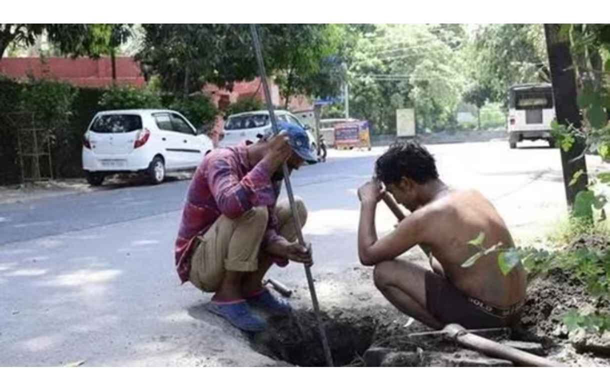 Supreme Court says government will have to pay Rs 30 lakh as compensation to those who die cleaning sewers