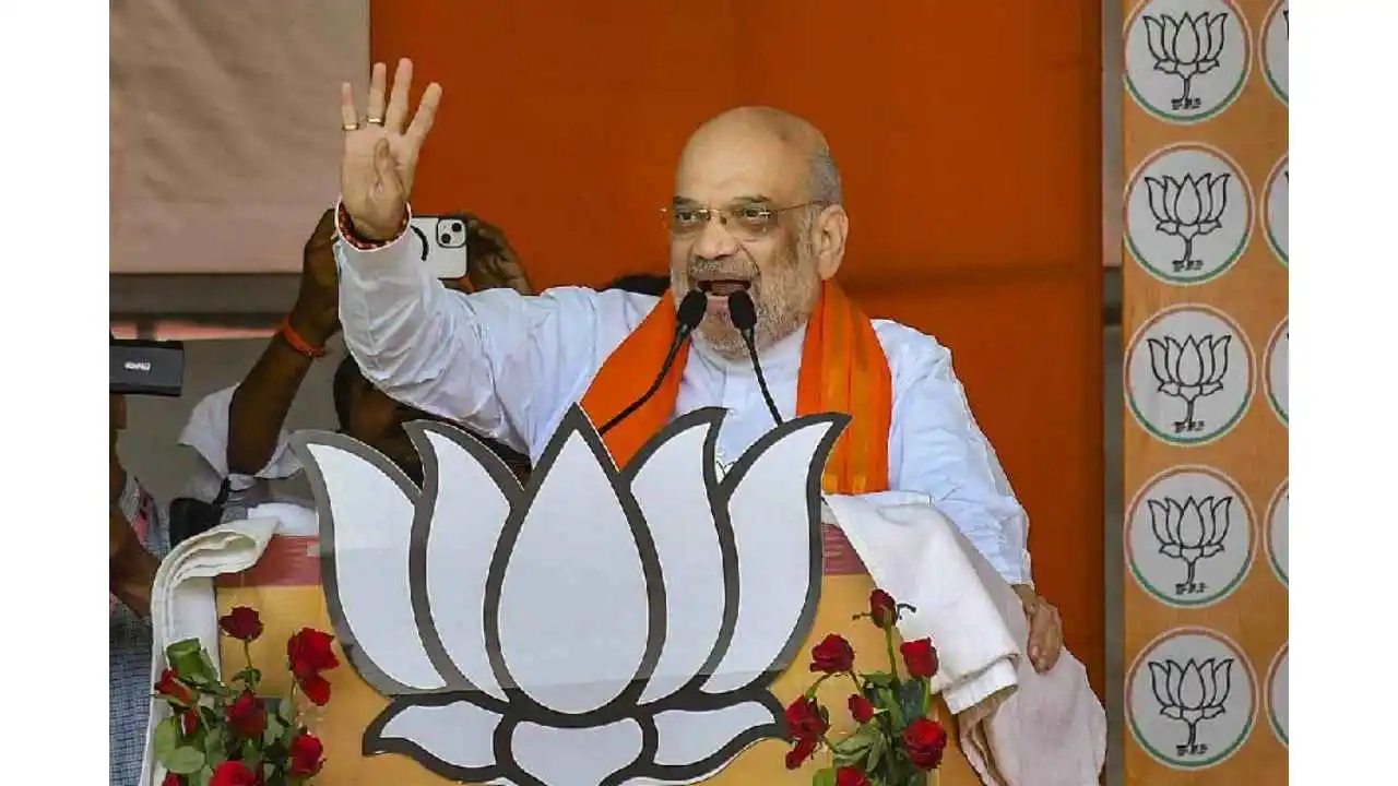 Amit Shah accuses Congress of preserving Article 370 for 70 years