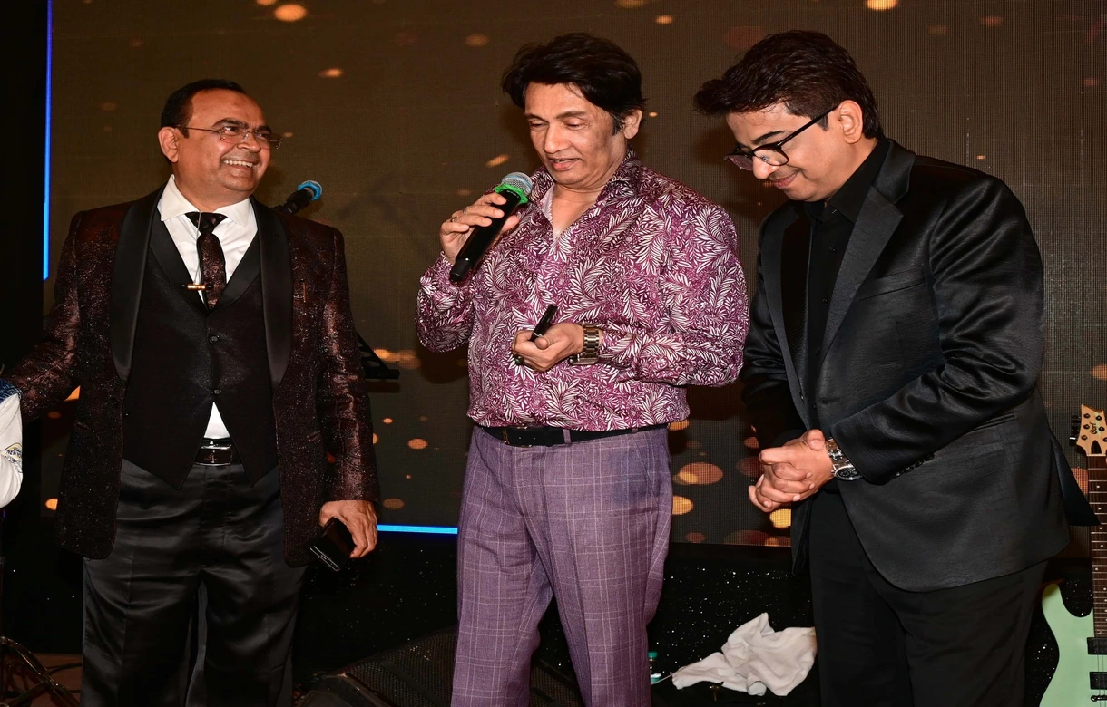 Shekhar Suman, Sharman Joshi, Gurmeet Choudhary, Salim Merchant grace Dr Hiten Mehta's 50th birthday bash